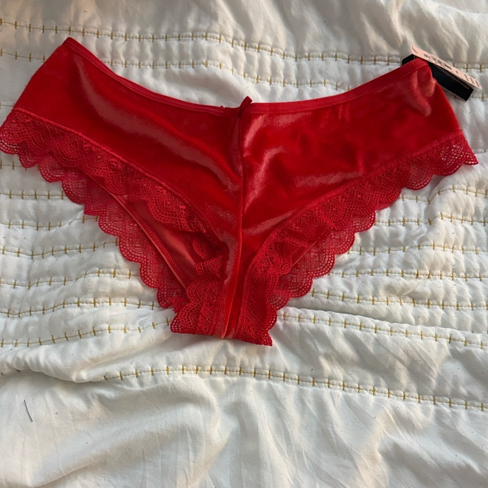 * VICTORIA’s SECRET * mystery bundle - thong, cheeky, bikini, sexy - MEDIUM - Picture 9 of 12